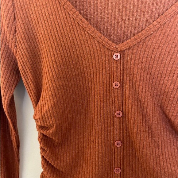 BRAND NEW- Hollister top - Picture 4 of 5